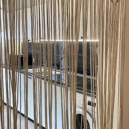 Rhodes Side איקסיה